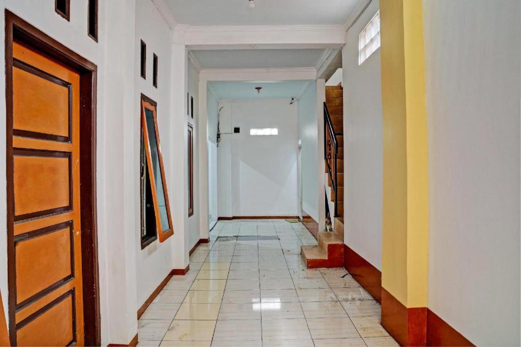 Spot On 93385 Penginapan Hj Lilis 2 Syariah Hotel Sukabumi Exterior foto