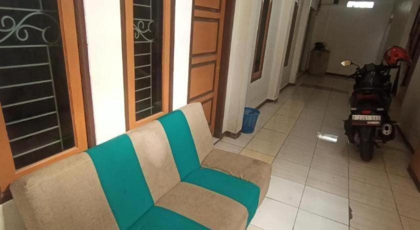 Spot On 93385 Penginapan Hj Lilis 2 Syariah Hotel Sukabumi Exterior foto